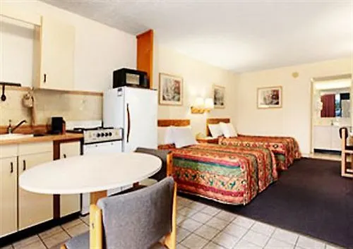 Express Inn & Suites Clearwater Pinellas Park