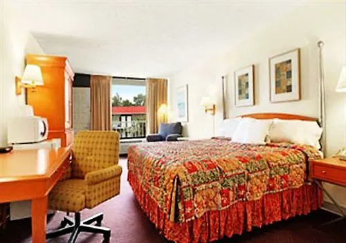 Express Inn & Suites Clearwater Pinellas Park