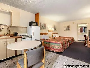 Hotel Express Inn & Suites Clearwater Pinellas Park